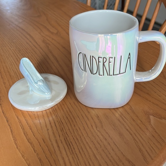 RAE DUNN CINDERELLA MUG! - Picture 2 of 6